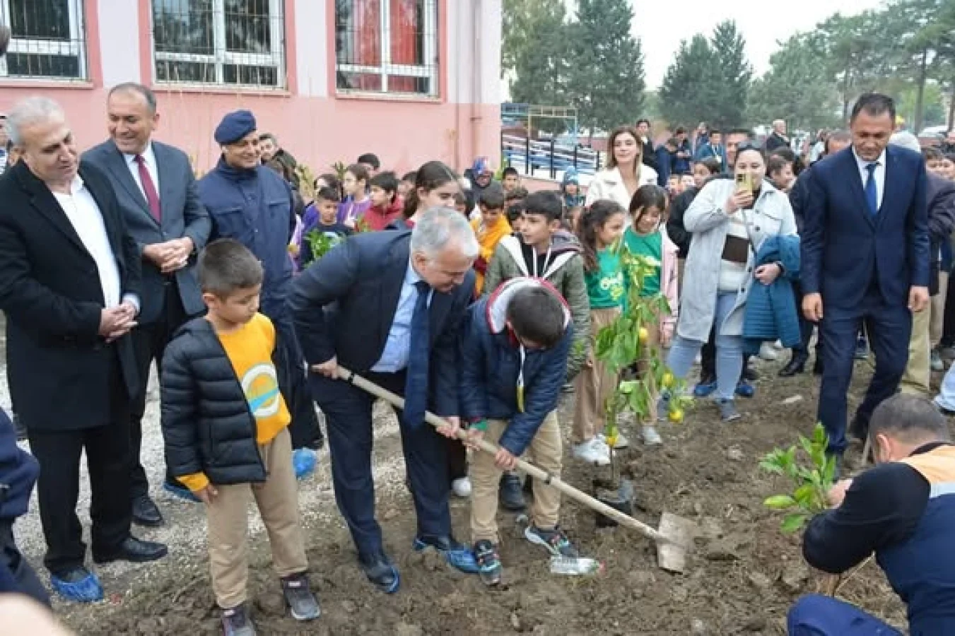 Ceyhan Belediyesi'nden Temizlik Seferberliği