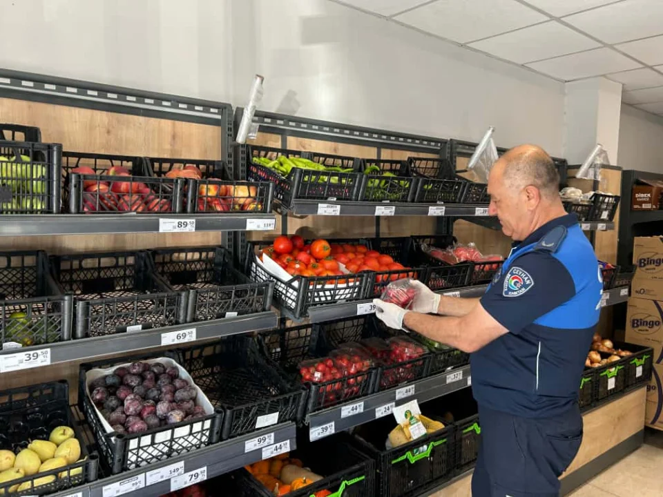 Ceyhan Belediyesi’nden Zincir Marketlere Sıkı Denetim
