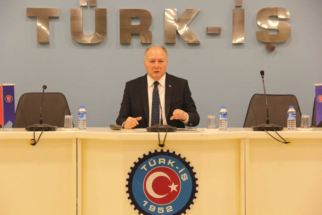 Başkan Ağar; “Cumhuriyet, Alın Teriyle Büyüyor!”