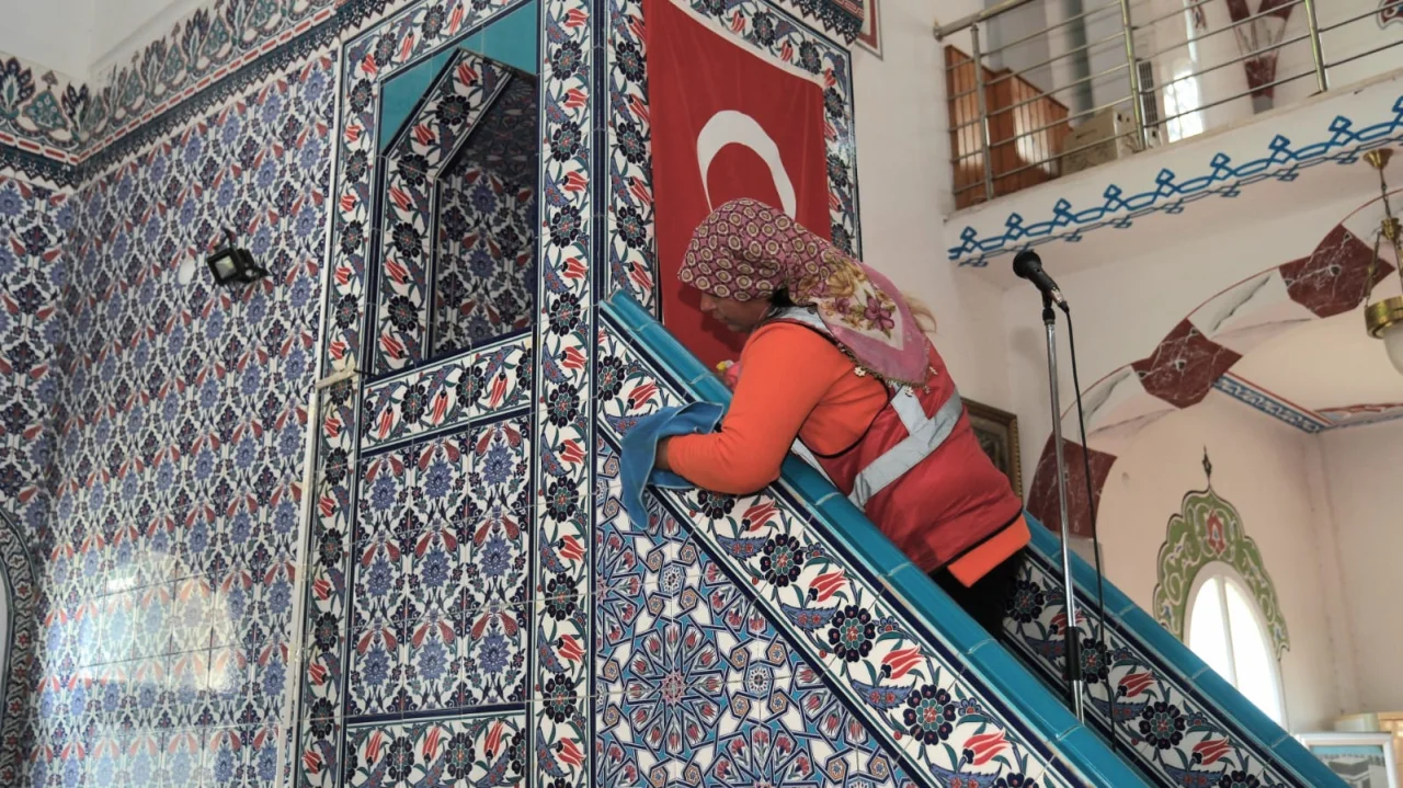 Ceyhan Belediyesi’nden Ramazan Öncesi İbadethanelerde Temizlik Seferberliği